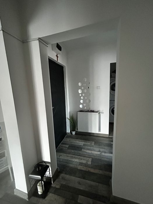 Vând apartament utilat și mobilat !