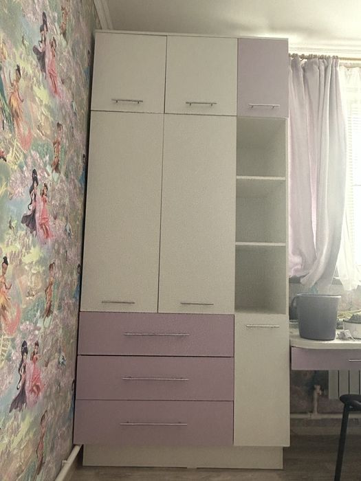 Продам гарнитур для двух девочек