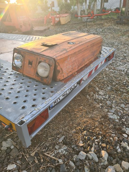 Vând set capote pt Tractor UTB 650