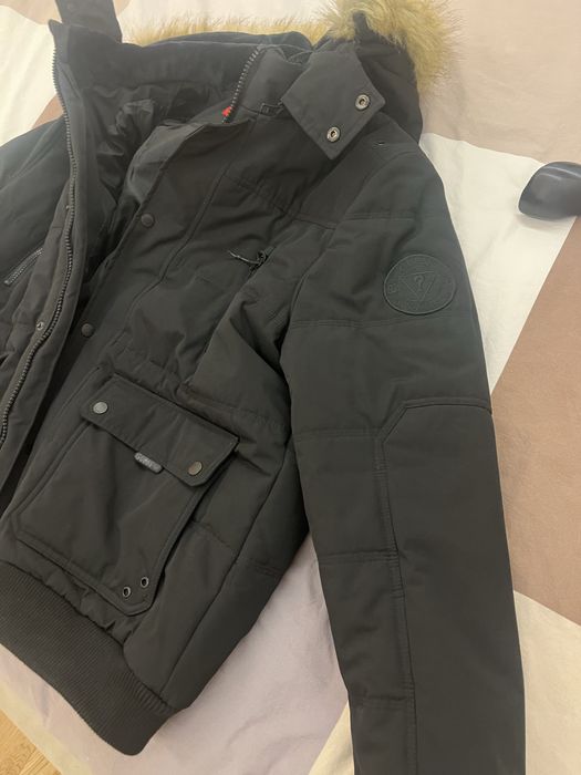 Оригинално зимно яке Guess, отлично състояние