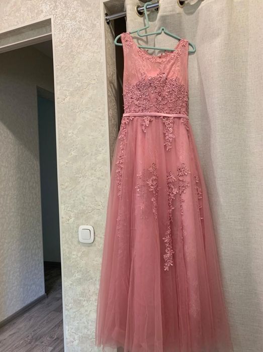 Платье вечернее