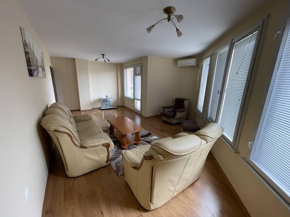 Дава се под наем Тристаен апартамент в Бургас, Славейков - 120 кв.м за 637.5 € - Снимка #3