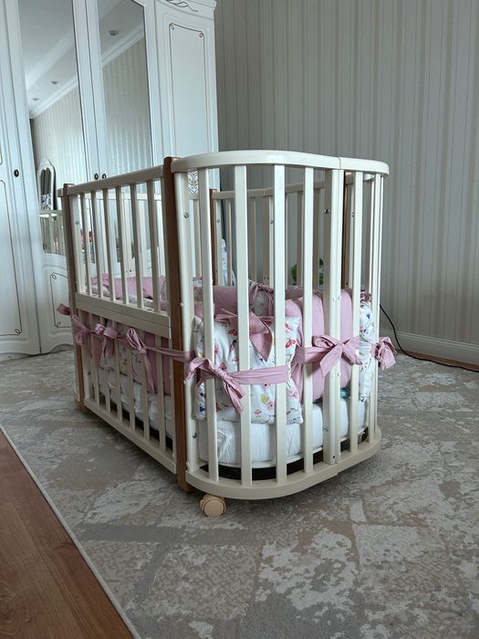 Детская кроватка белая