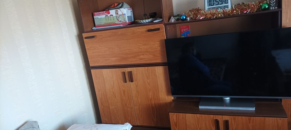 Продавам много запазена секция 270см дължина 190см височина