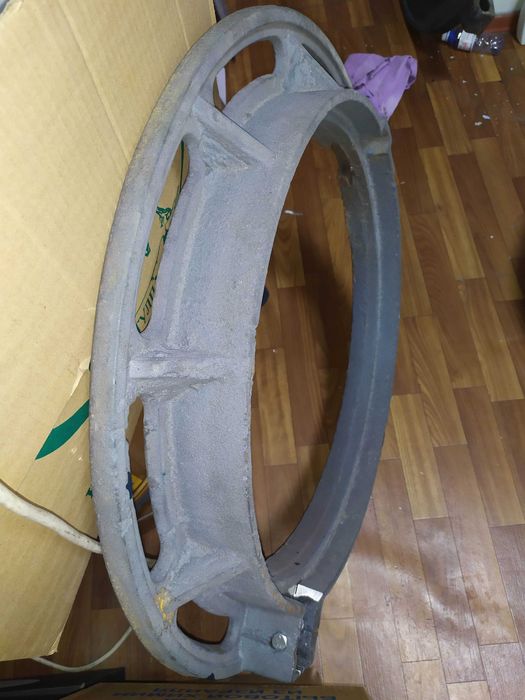 Люк канализационный