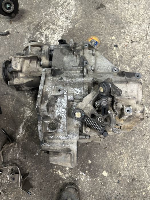 Скоростна кутия ауди с3  куатро s3 8l отлична