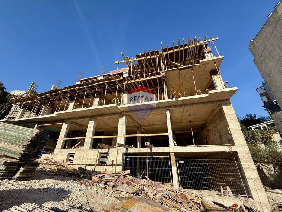 Продава се Двустаен апартамент в Варна, Център - 85 кв.м за 1965 €/кв.м - Снимка #5