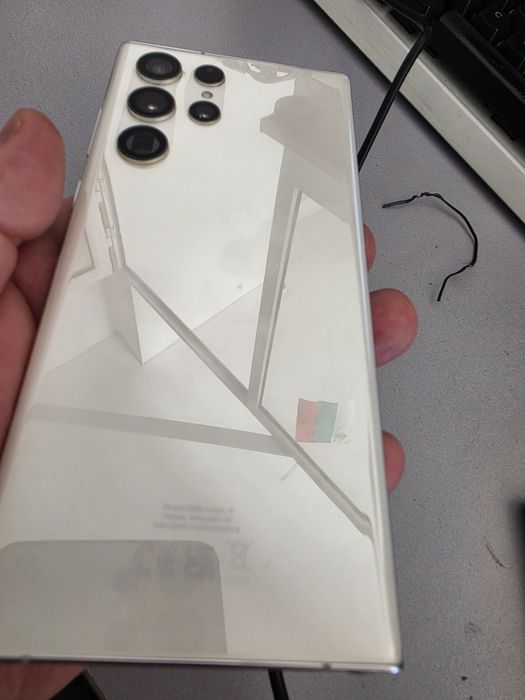 Продавам неразличим от нов Samsung Galaxy S22 ultra  512GB