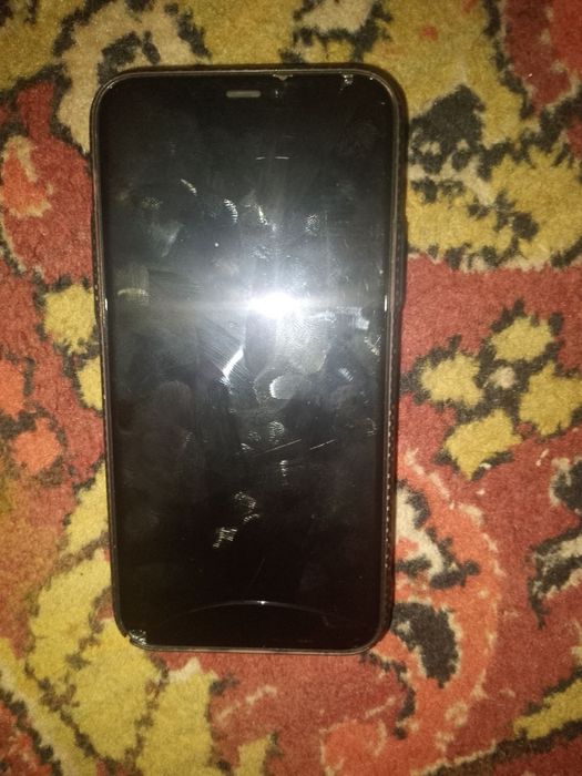 Surochni sotiladi Iphone 11 pro LL/A gold sms yozing