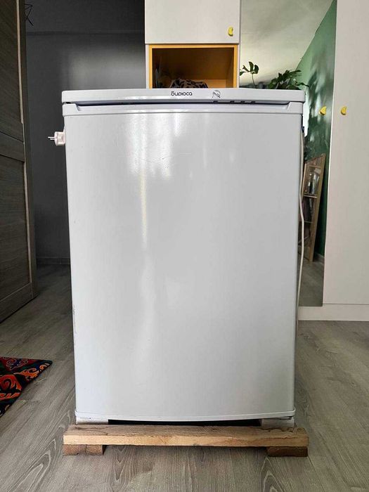 Холодильник Бирюса, компактный, с морозилкой, белый