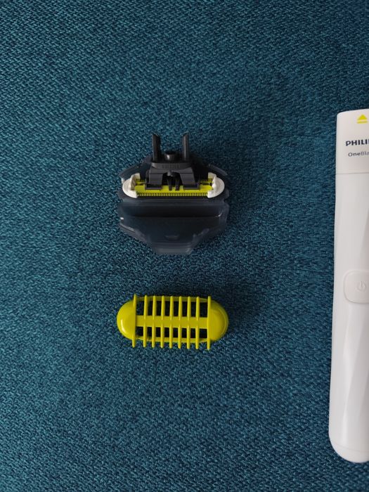 Aparat electric de ras și tuns Philips OneBlade Intimate qp1924/30, + 1 lamă SkinProtect, unisex