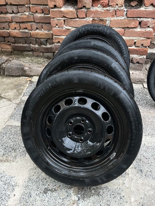 Метални джанти с гумите