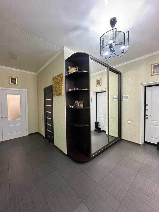 продам 2 комнатную на Шанхае