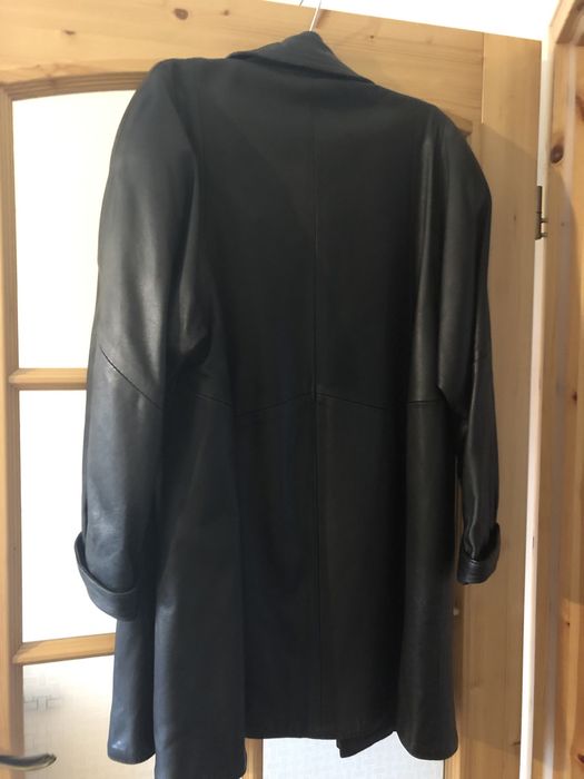 Vand haina de dama din piele