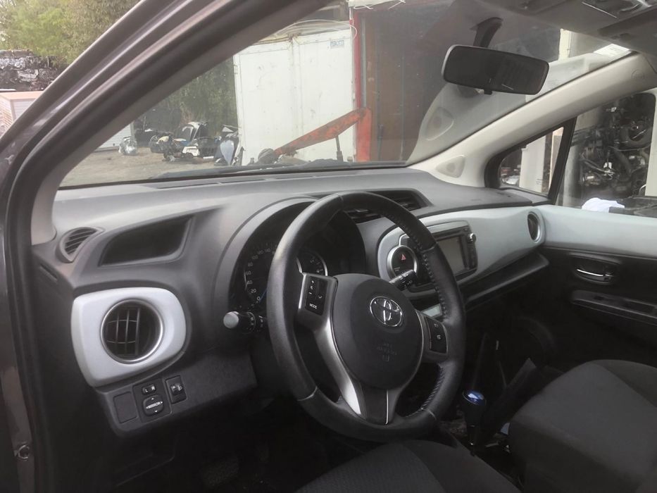 Piese Toyota Yaris 3. 1.5B Hybrid. 2013. 130000km. Volan stinga.