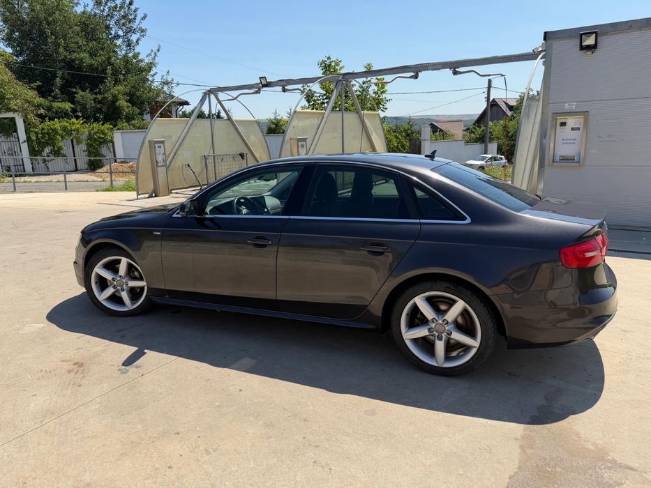 Audi A4 Sedan 2.0 TDI S tronic