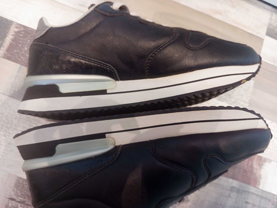 Pepe jeans и Replay - два чифта обувки