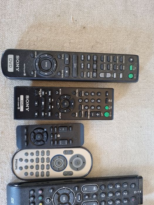 Pachet 7 Telecomenzi Sony, Philips, etc. Perfect functionale.