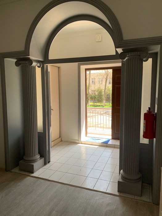 5/1/2- нежилое помещение центр, 135 кв Новомосковкая 1500