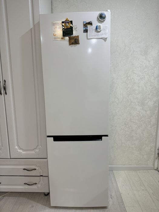 Холодильник (морозильник) Indesit