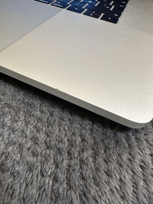 Macbook pro 2018 16/512/pro 560X Гаранция
