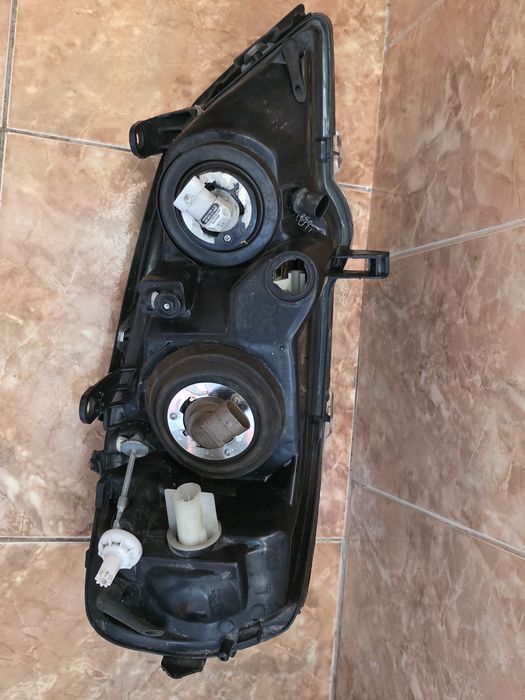 Vând set farurii astra g bertone  cu fundal negru