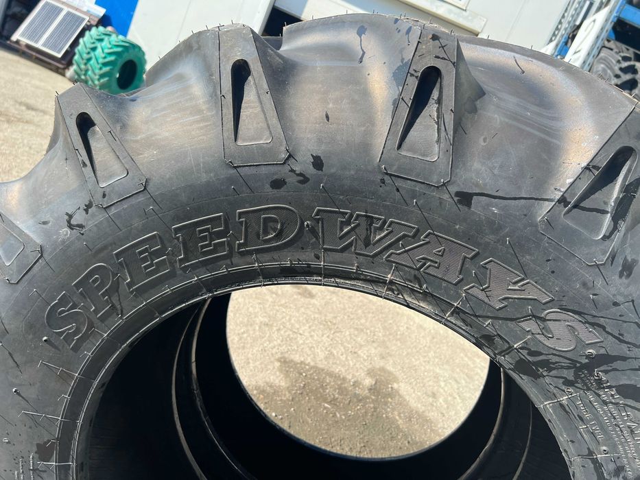 Marca SPEDWAYS cu 14 pliuri pentru tractor 18.4-30 cu garantie