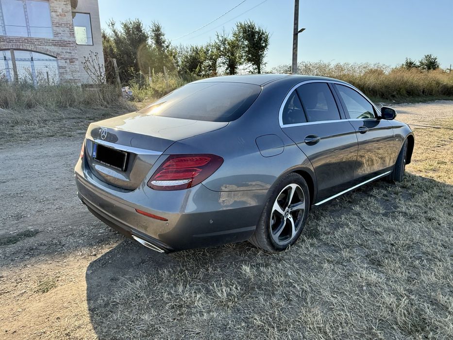 Mercedes-Benz E200 4MATIC