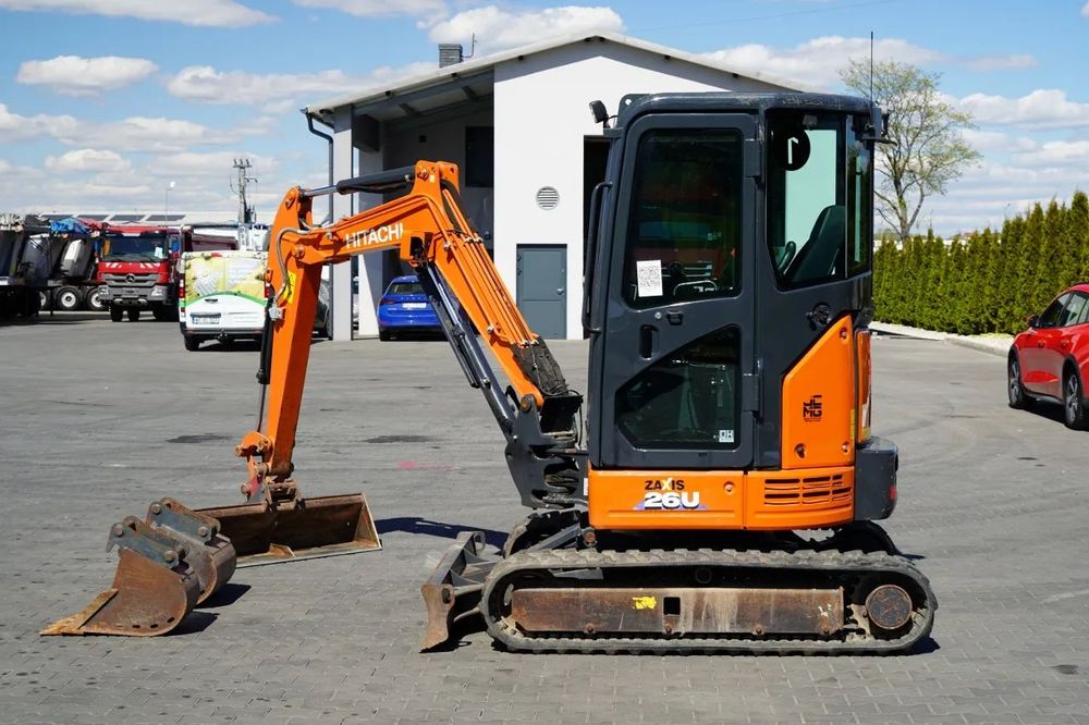 Hitachi ZX26U-6 CR / MINI EXCAVATOR / 2022 / 1900 ORE / SET CUPĂ