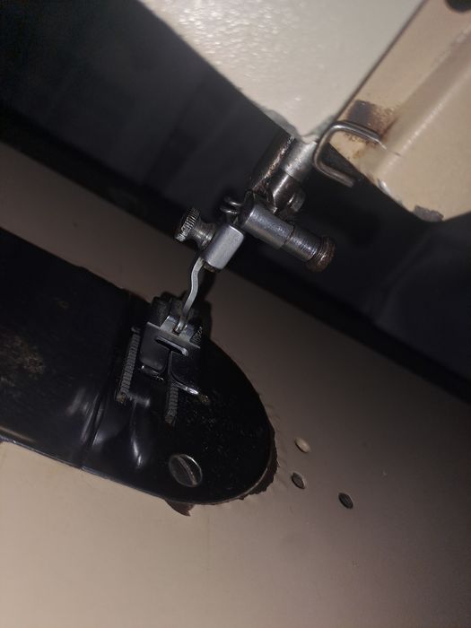 Продам швейную машинку