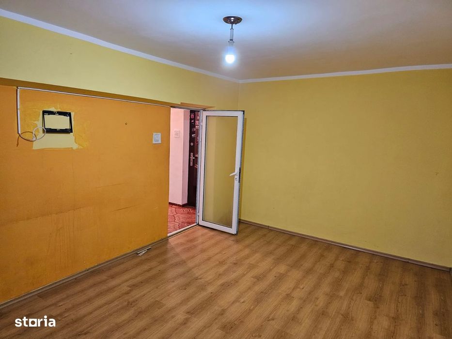 Apartament cu 4 camere in Micro 18 — fotografia 1