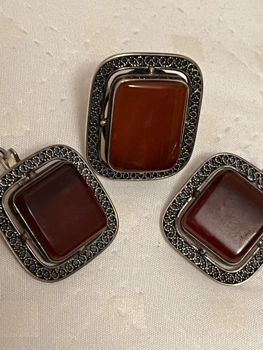 Продам серебрянные серьги