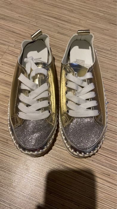 Продам новые кеды