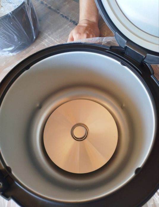 Мультиварка Midea MW-3808ST