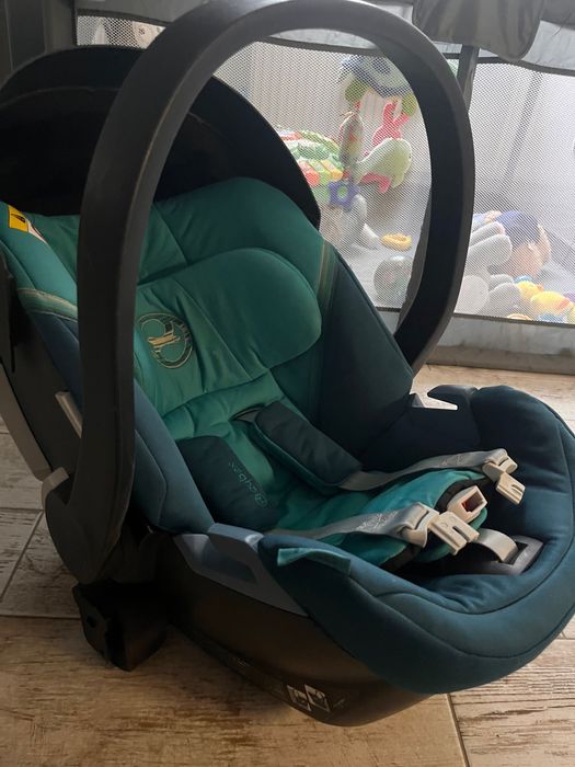Бебешко столче Cybex Aton 5 + адаптори подарък