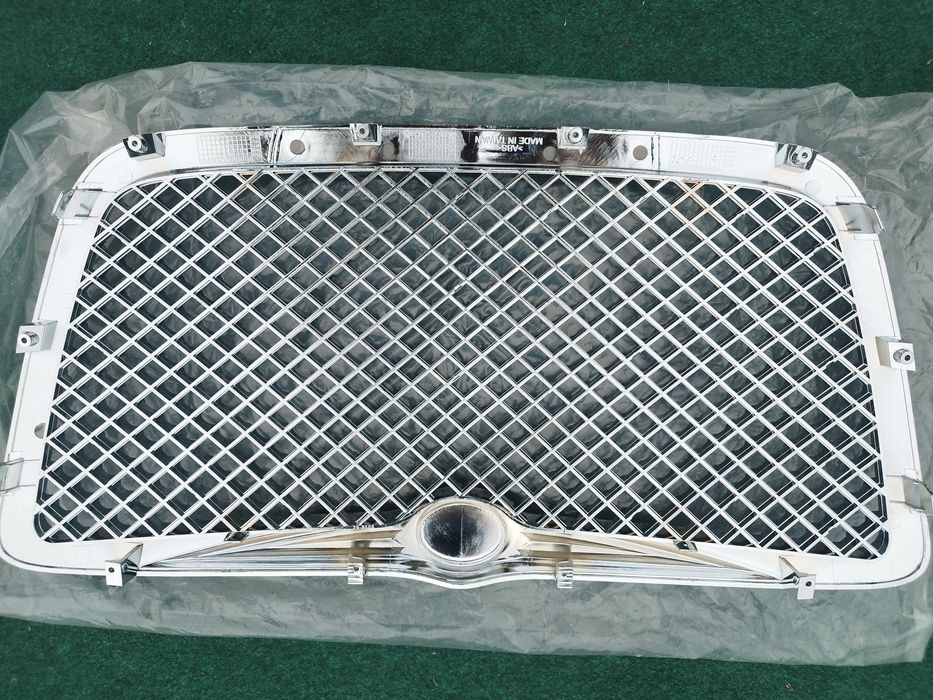 Решетка за Chrysler 300C тип Bentley с емблема