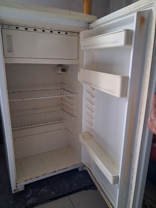 Продам холодильник компакныи