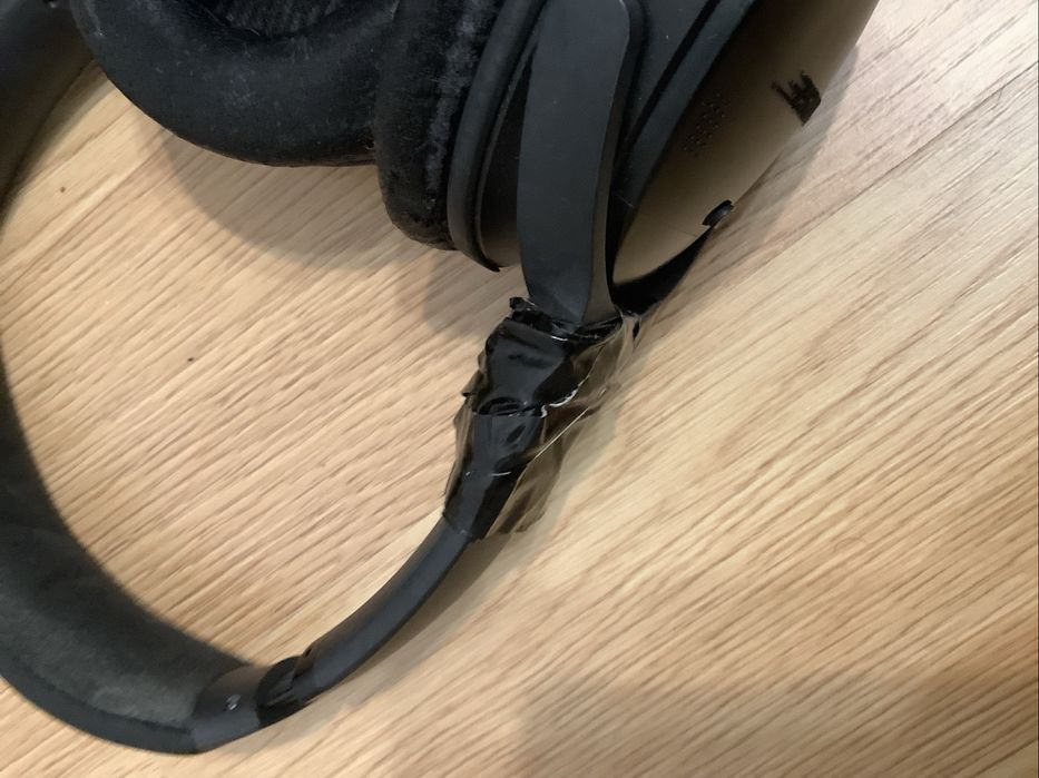 2 perechi casti Bose QC35 defecte