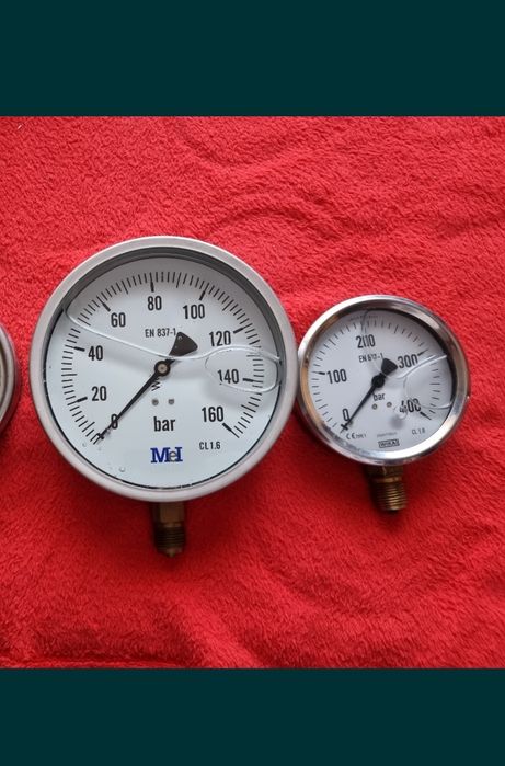 Manometru cu lichid 160 și 400 bari