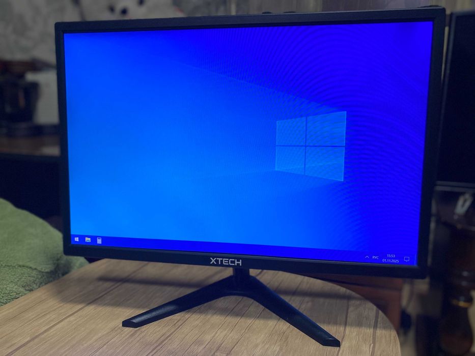 Монитор XTECH рабочий