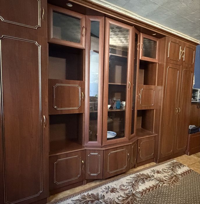 Продается шкаф, 20.000 тыс, уступим