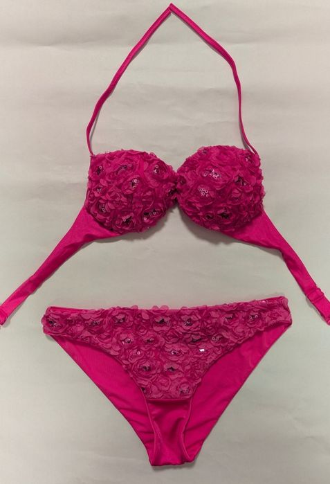 Costum de baie roz fucsia(Calzedonia), cu aplicații florale