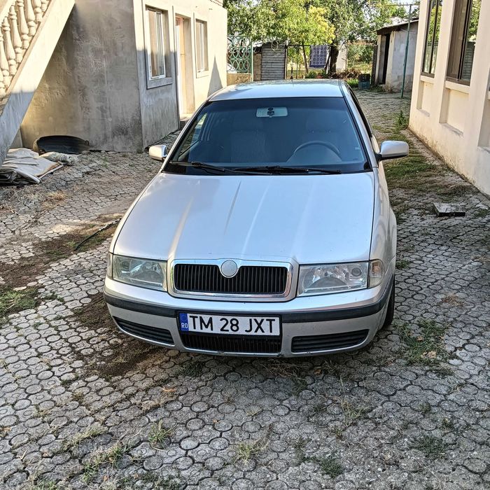 Vând Skoda Octavia 1,6 benzină
