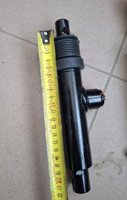 Cilindru hidraulic marcator