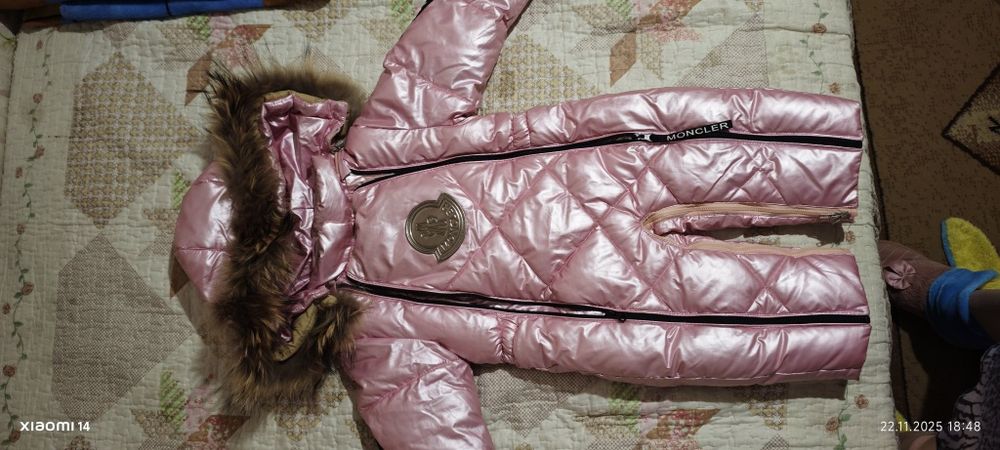 Продам комбенезоны зима на девочку