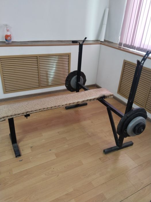 Продам лежак для жима лежа.