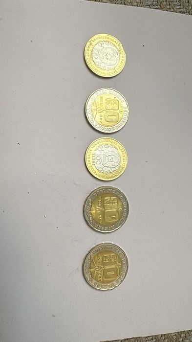 Продам монеты 100. Любилейные.