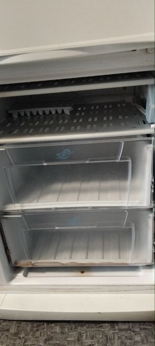 Холодильник индезит в отличном состаянии