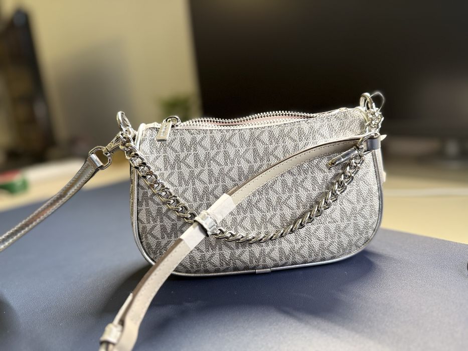 Geanta Michael Kors Carmela