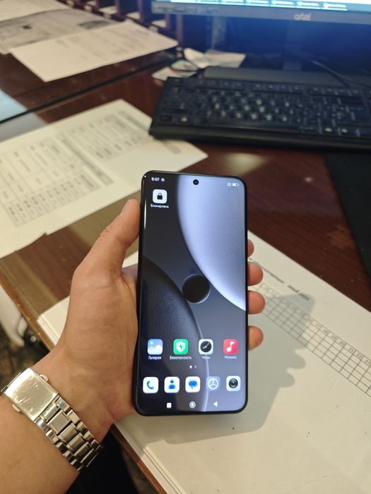 Xiaomi 15 ultra  512/16 Gb Global и то что на фото чехлы всё продаётся